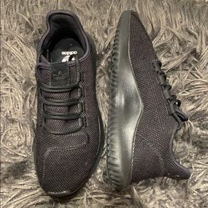 Adidas Tubular shadows